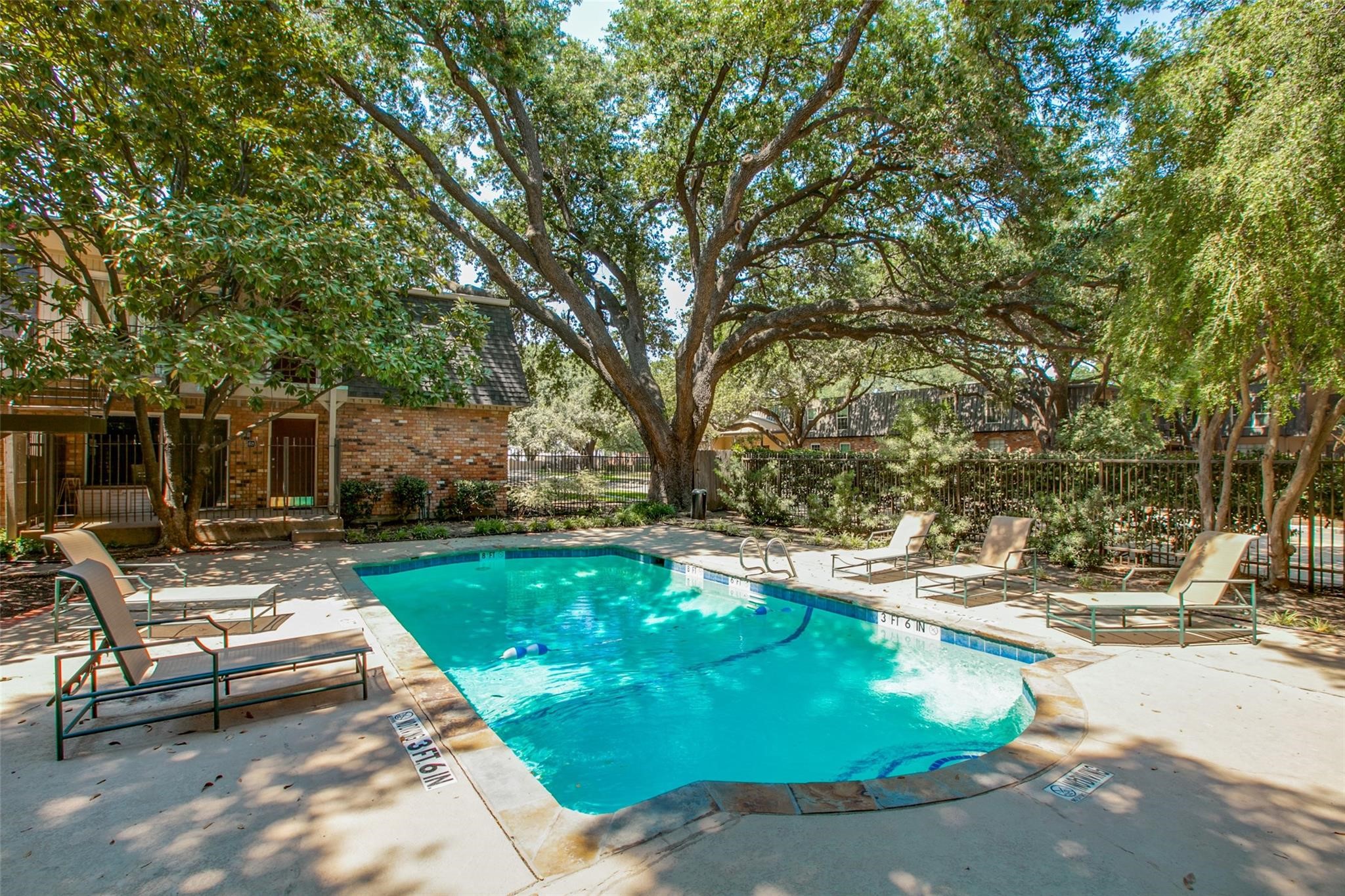 5323 Fleetwood Oaks Avenue Dallas TX 75235