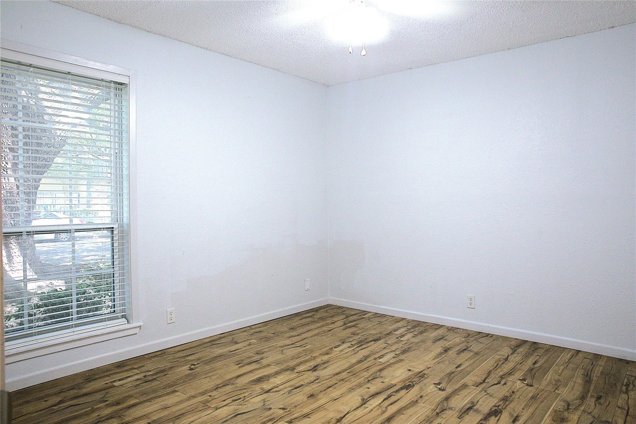 5323 Fleetwood Oaks Avenue Dallas TX 75235