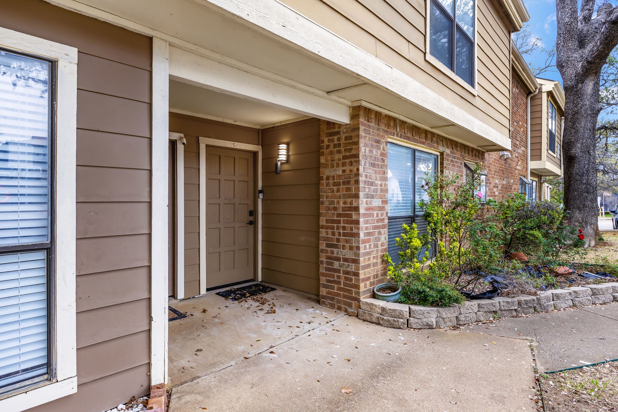2101 Park Willow Lane Arlington TX 76011