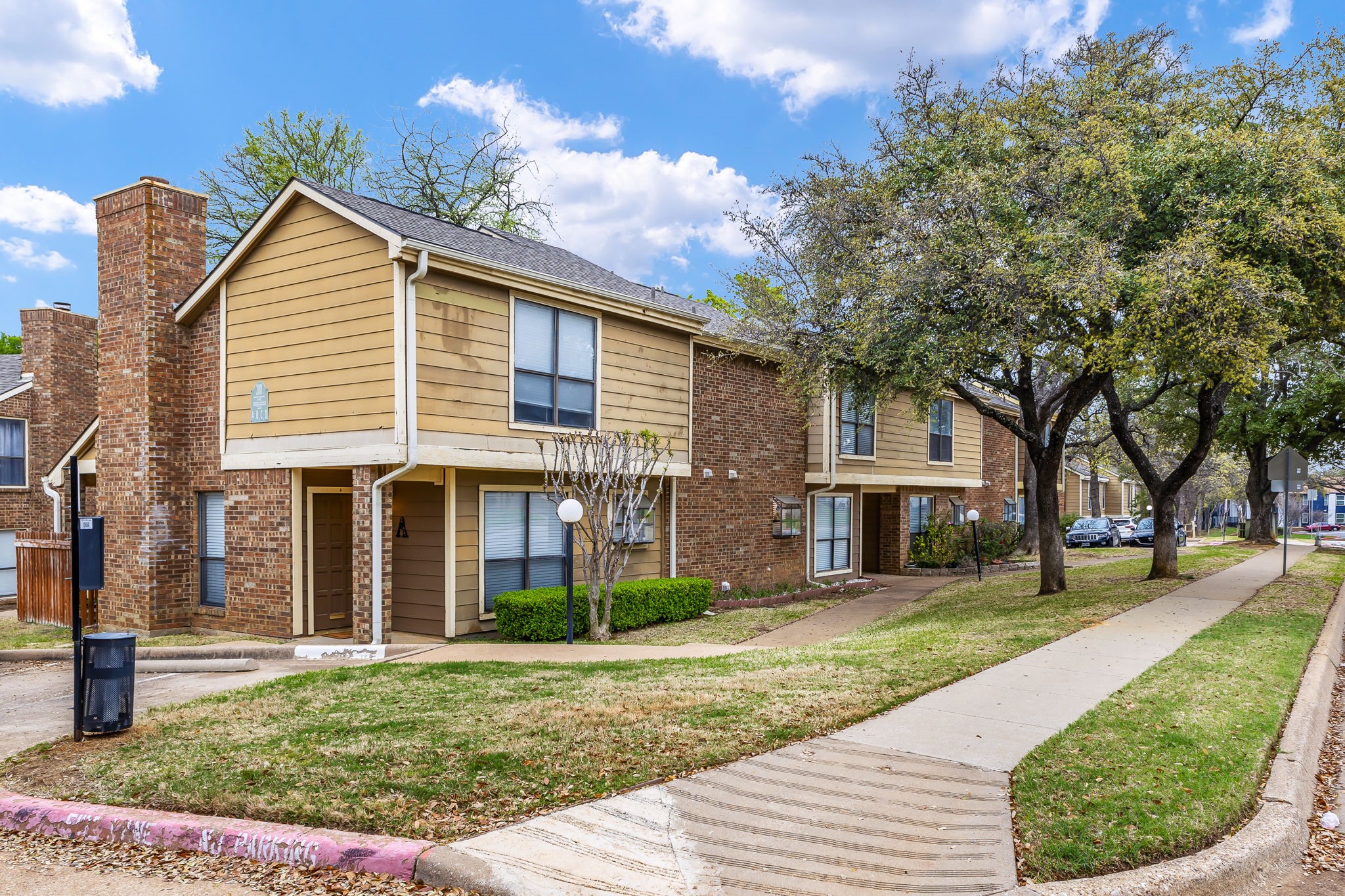 2101 Park Willow Lane Arlington TX 76011