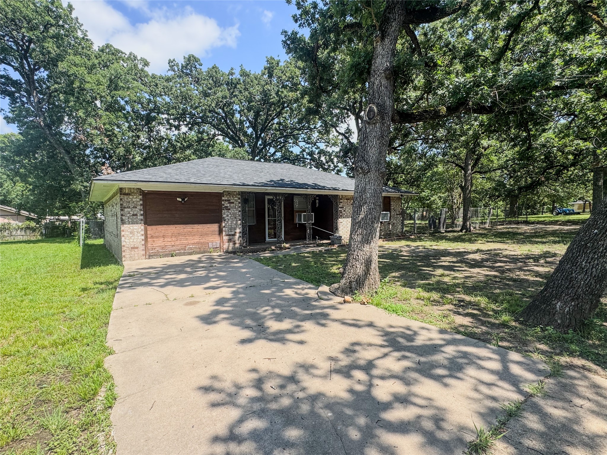 743 Oak Leaf Trail East Tawakoni TX 75472