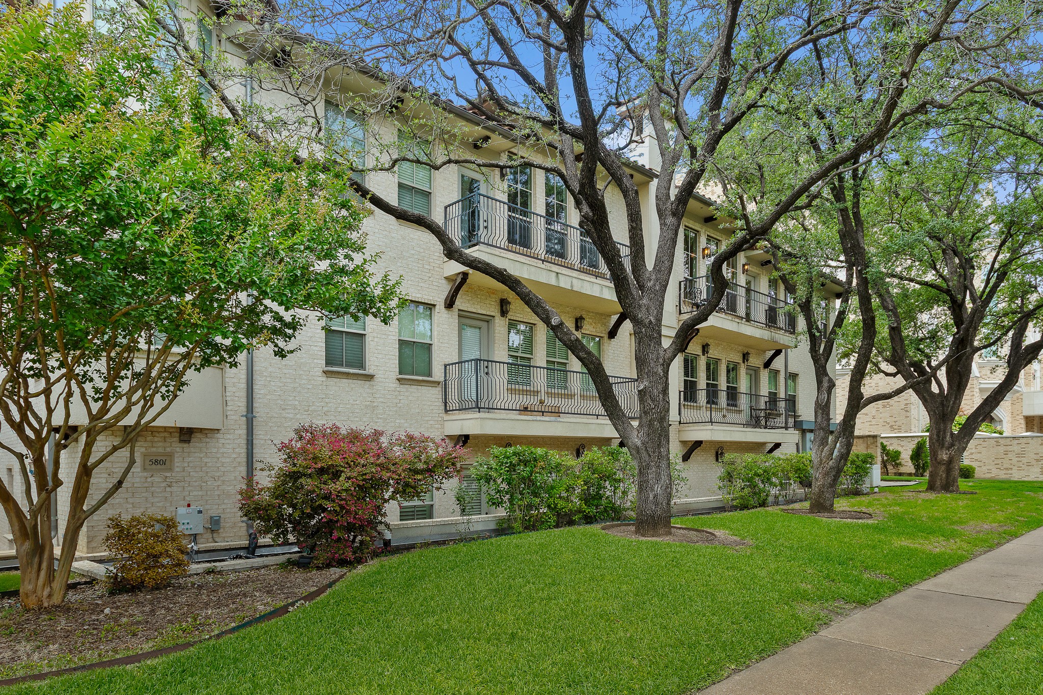 5801 Hillcrest Avenue University Park TX 75205
