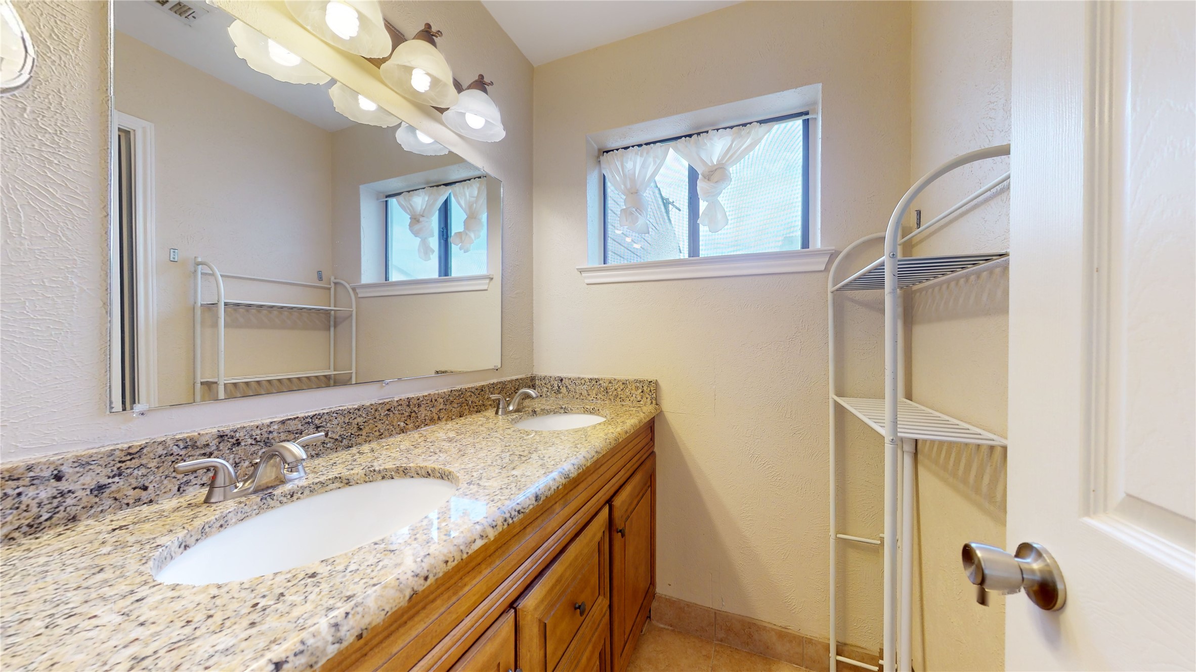 564 Josephine Street Dallas TX 75246