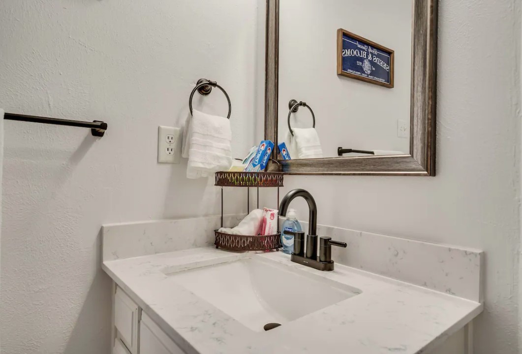 2943 S Bend Drive Dallas TX 75229