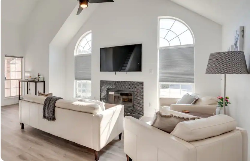2943 S Bend Drive Dallas TX 75229