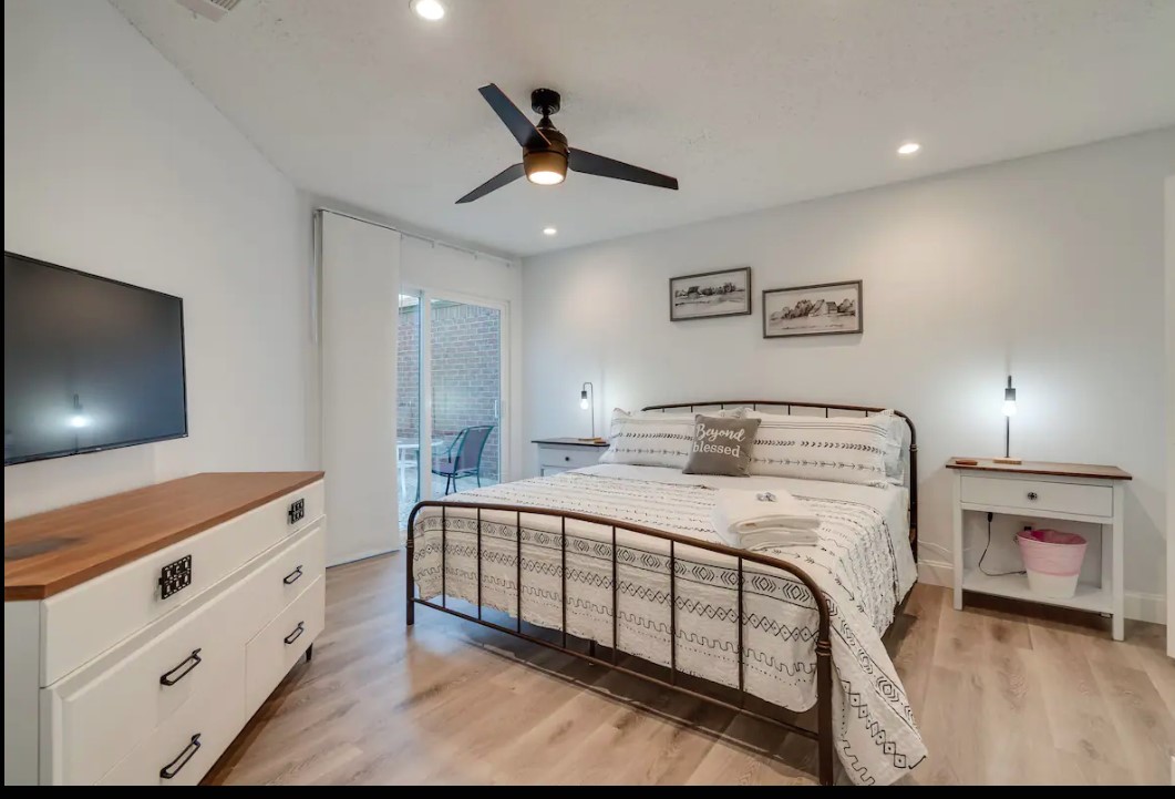 2943 S Bend Drive Dallas TX 75229