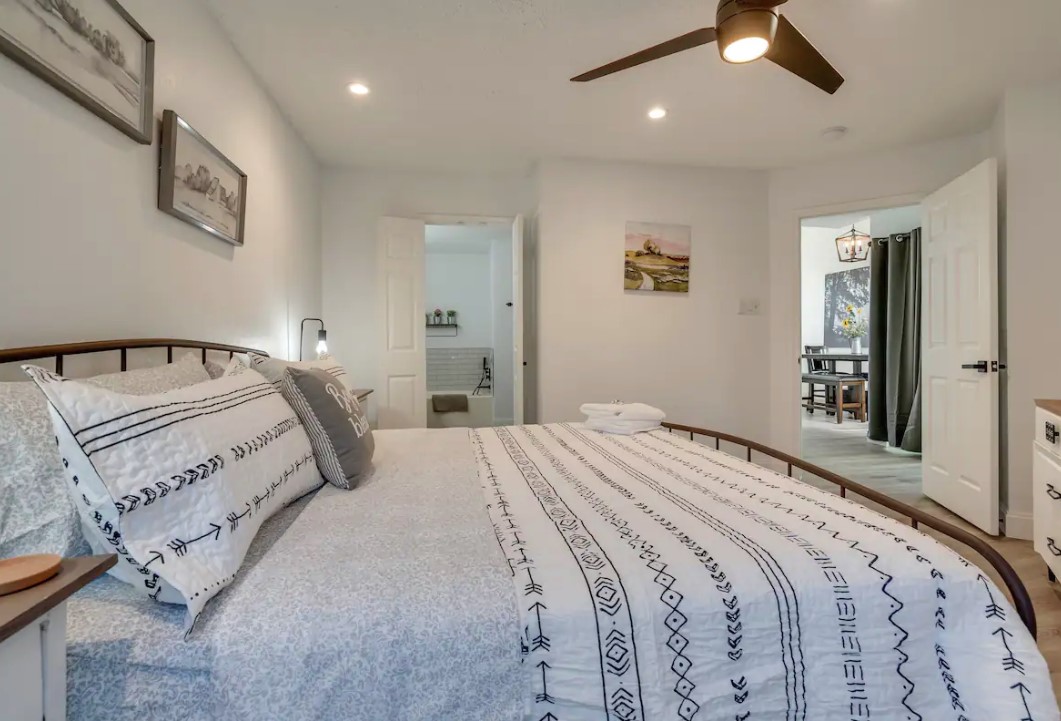 2943 S Bend Drive Dallas TX 75229