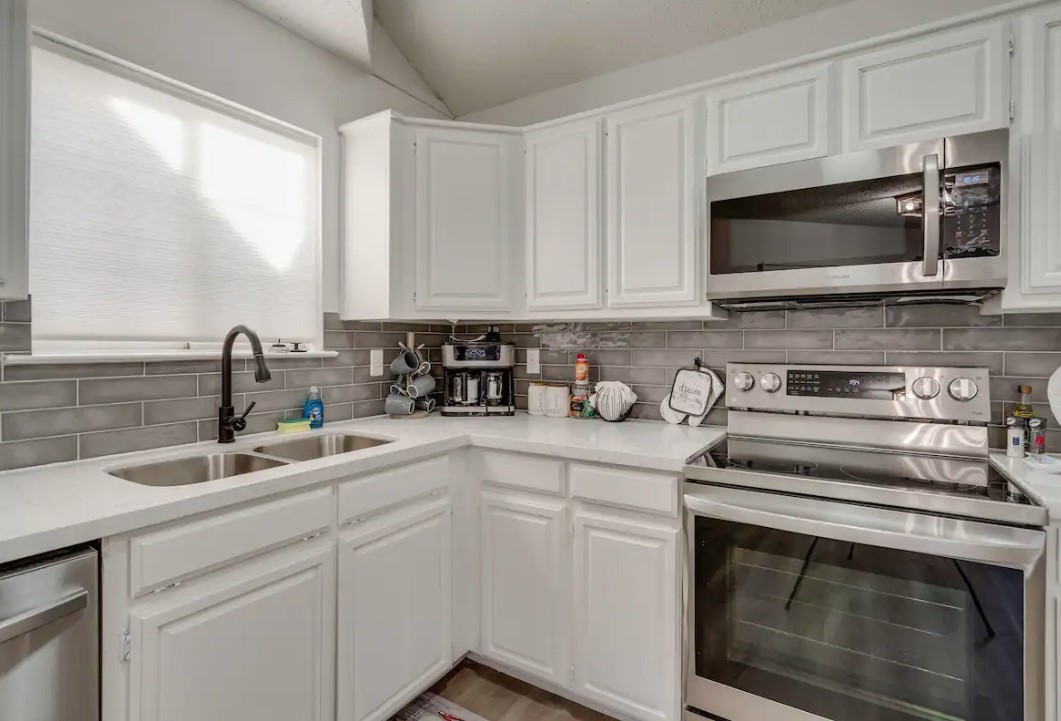 2943 S Bend Drive Dallas TX 75229