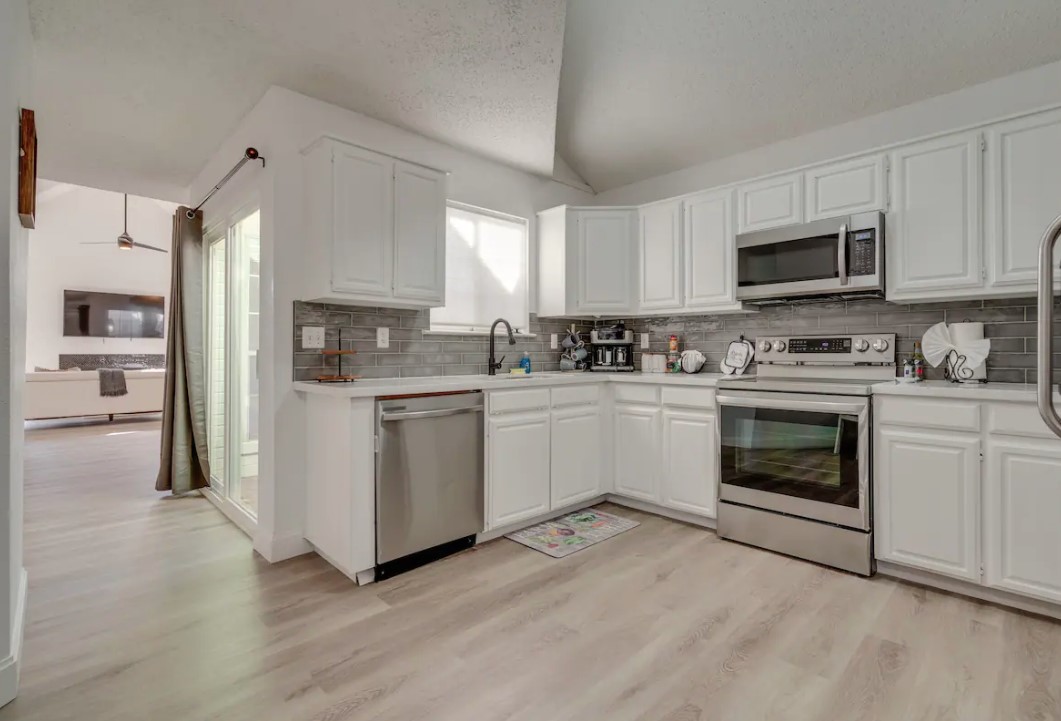 2943 S Bend Drive Dallas TX 75229