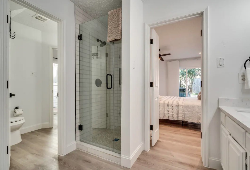 2943 S Bend Drive Dallas TX 75229