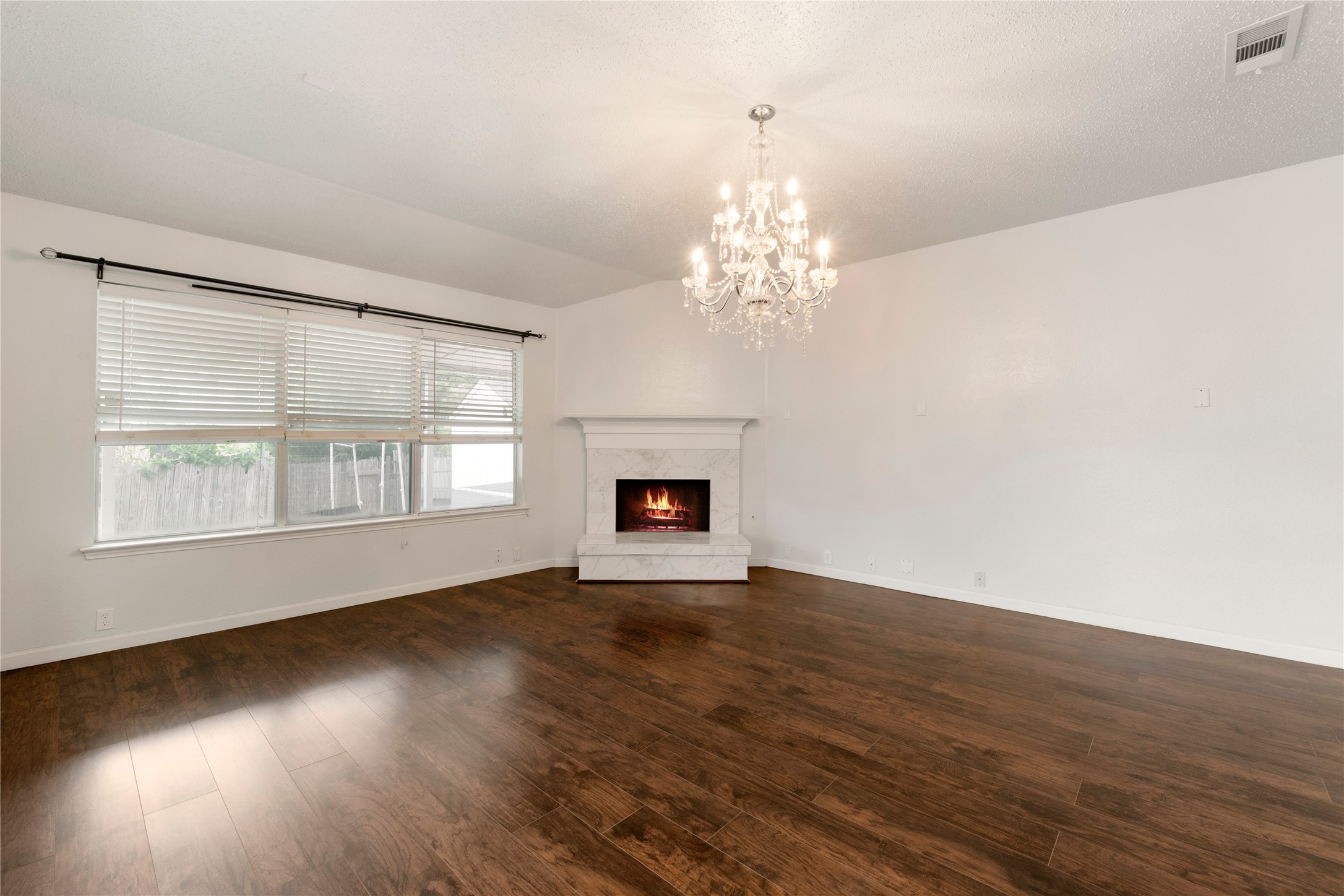 206 Shady Brook Drive Arlington TX 76002