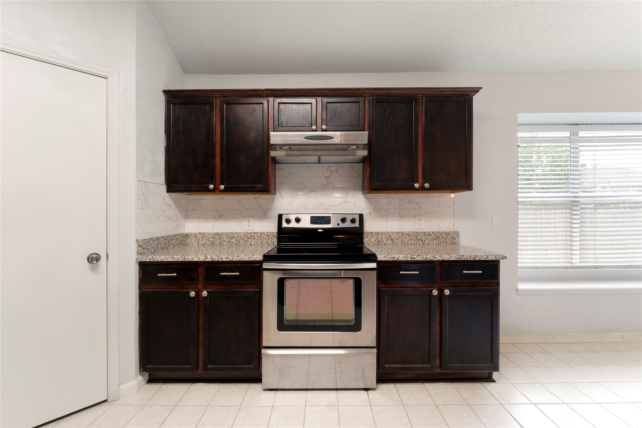 206 Shady Brook Drive Arlington TX 76002