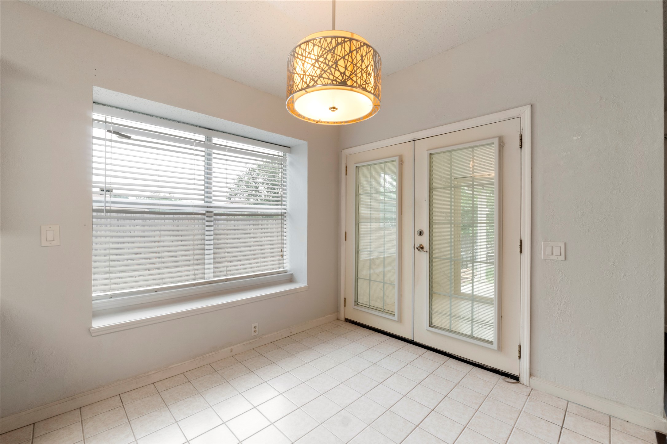 206 Shady Brook Drive Arlington TX 76002
