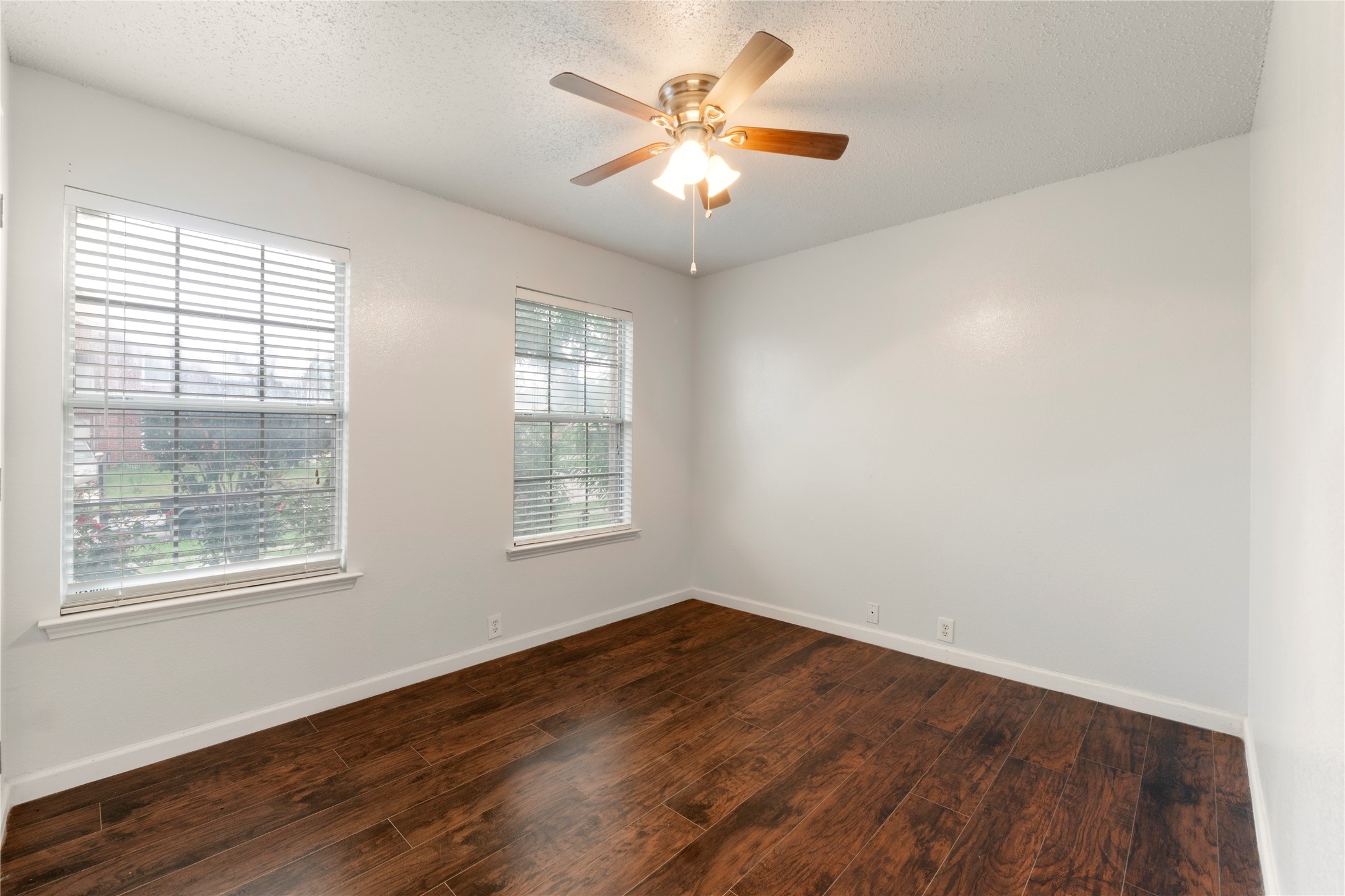 206 Shady Brook Drive Arlington TX 76002