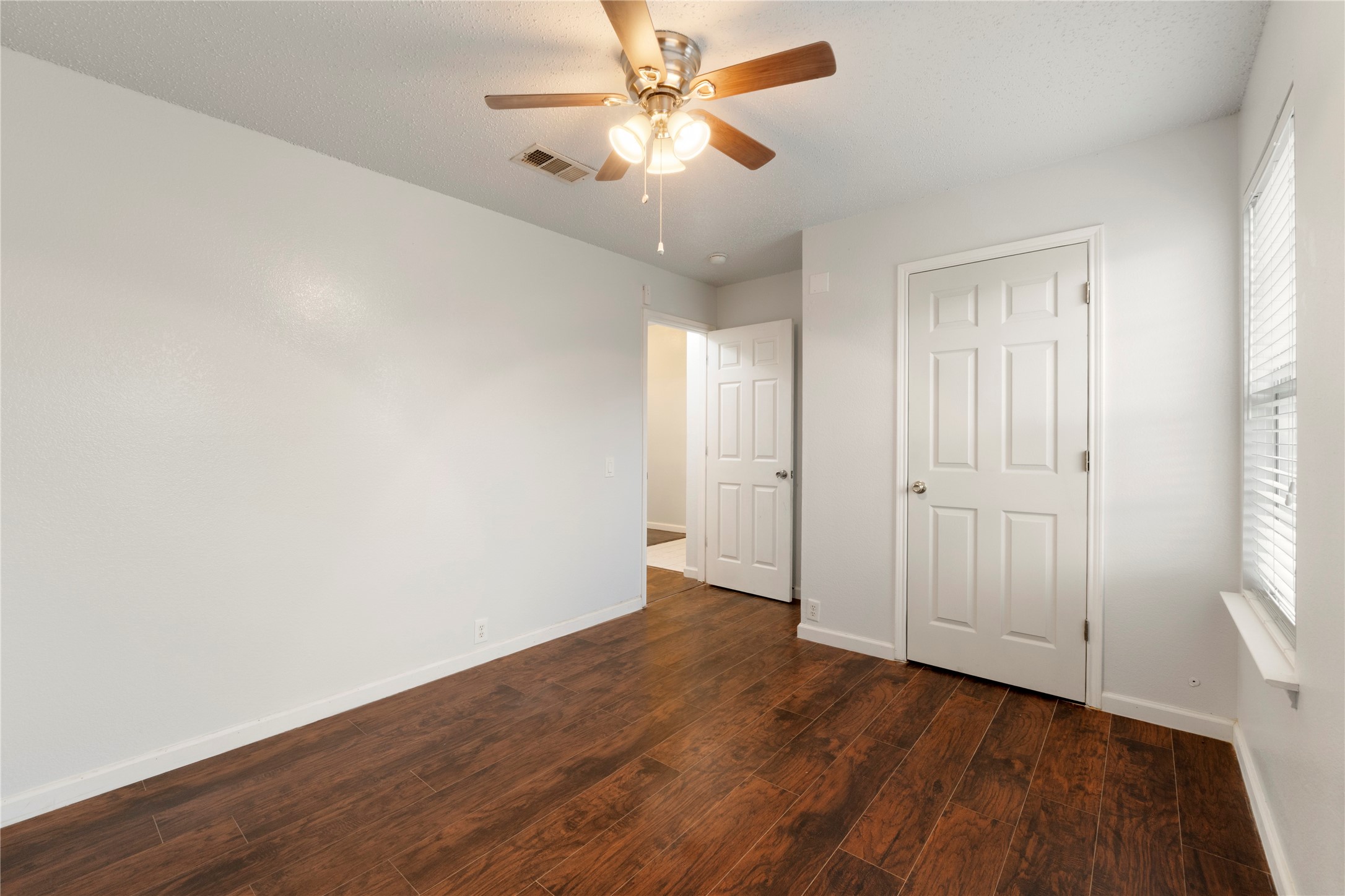 206 Shady Brook Drive Arlington TX 76002