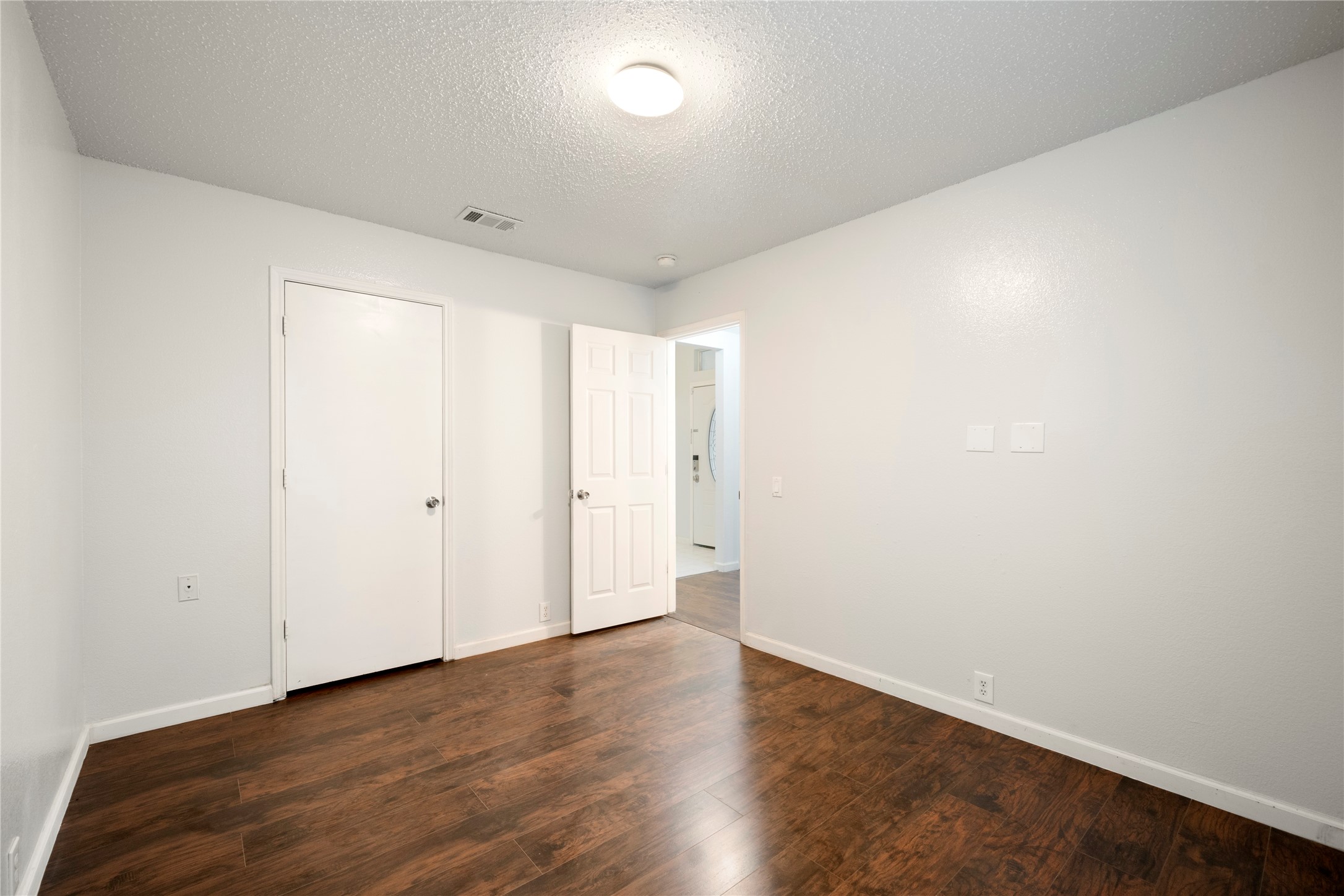 206 Shady Brook Drive Arlington TX 76002