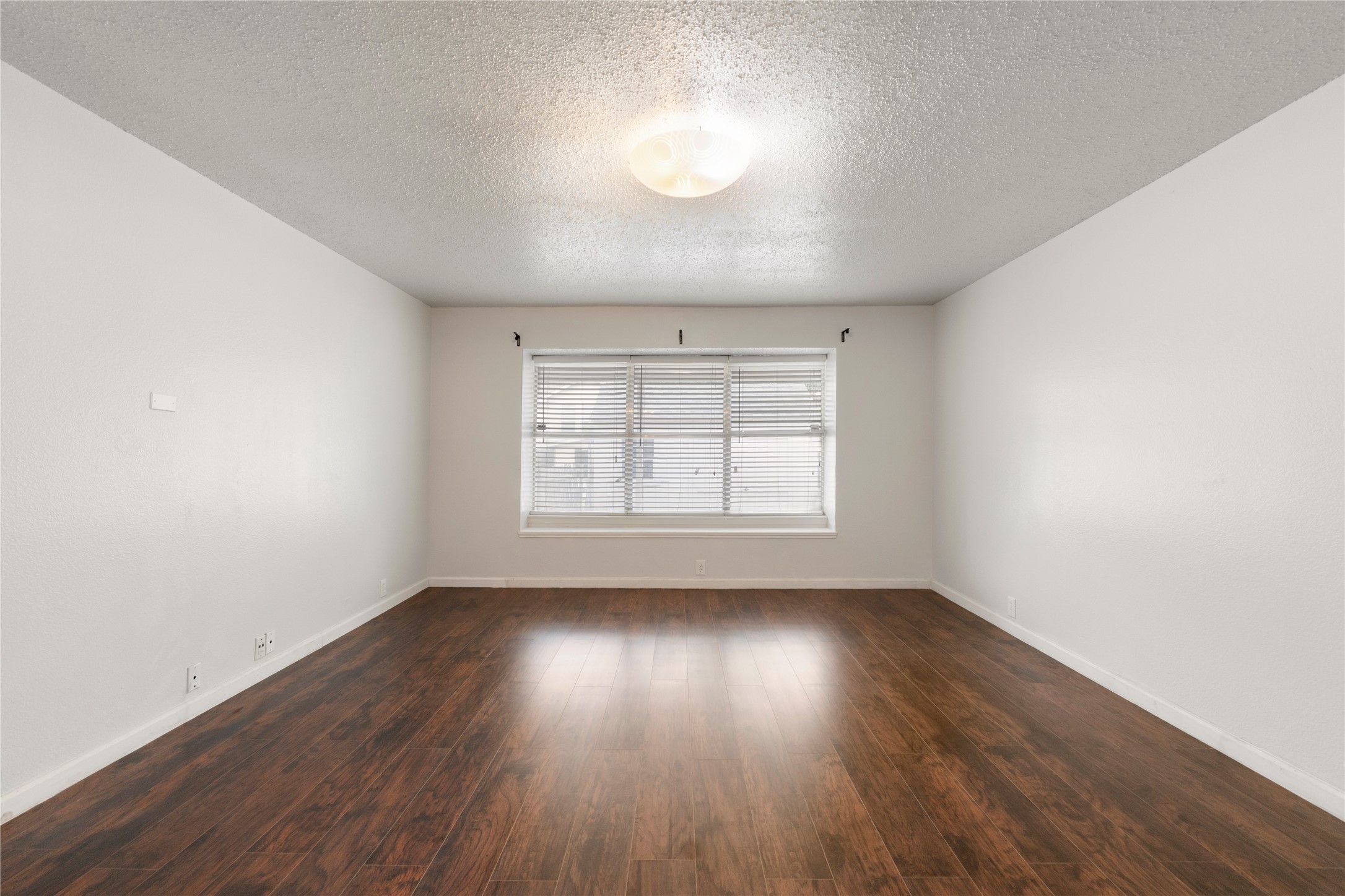 206 Shady Brook Drive Arlington TX 76002