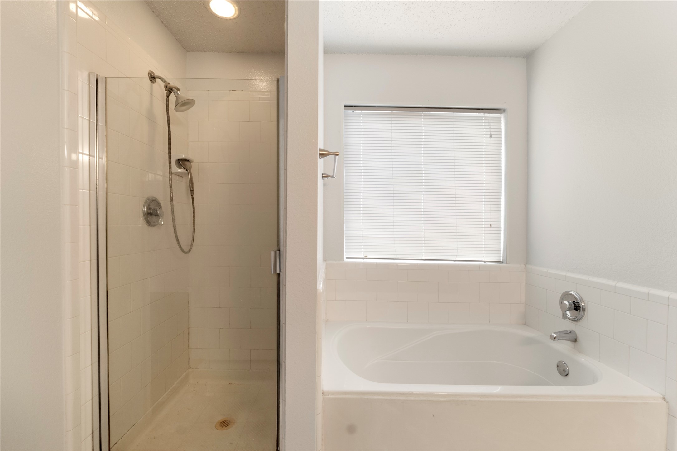 206 Shady Brook Drive Arlington TX 76002