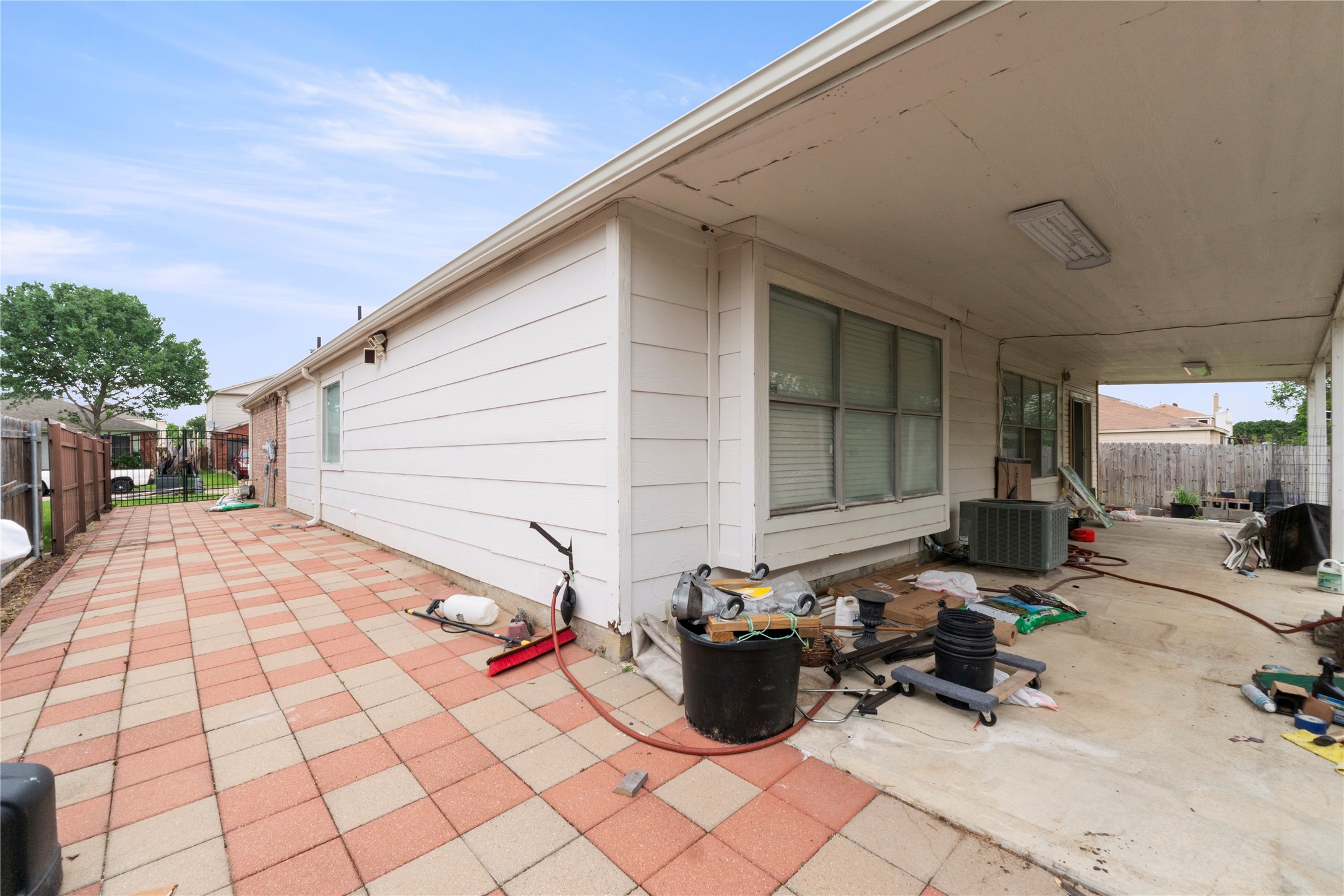 206 Shady Brook Drive Arlington TX 76002
