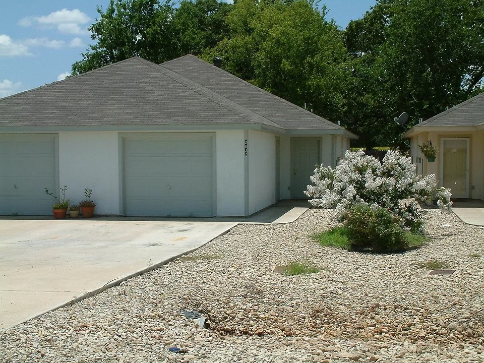 2834 James Road Granbury TX 76049