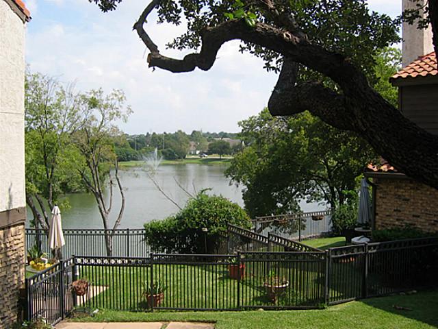 2610 Lakehill Lane Carrollton TX 75006