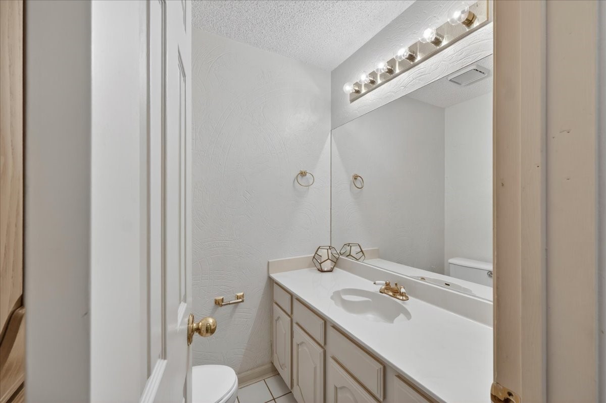 3509 Edgehill Street Grapevine TX 76051