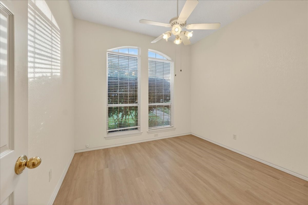3509 Edgehill Street Grapevine TX 76051