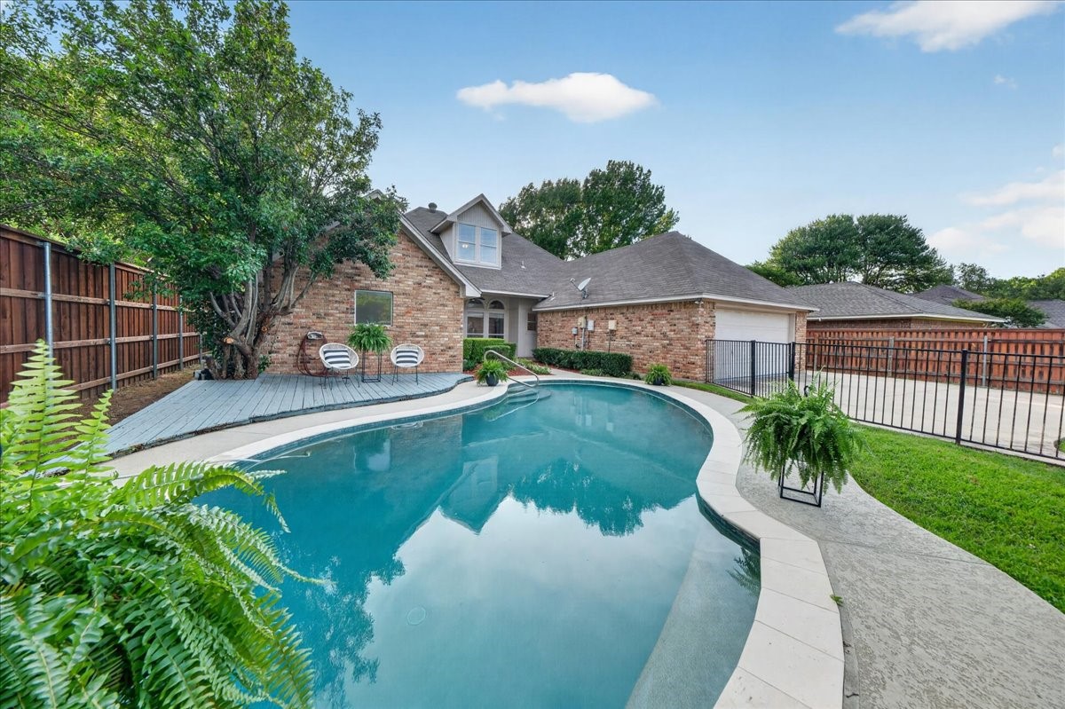 3509 Edgehill Street Grapevine TX 76051