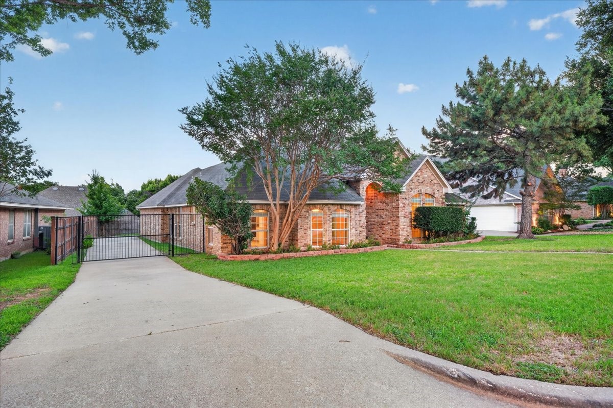 3509 Edgehill Street Grapevine TX 76051