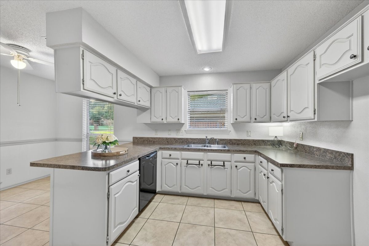 3509 Edgehill Street Grapevine TX 76051