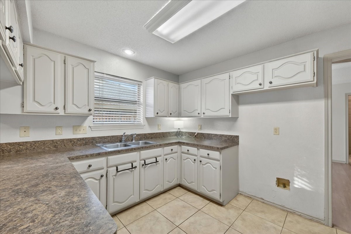 3509 Edgehill Street Grapevine TX 76051