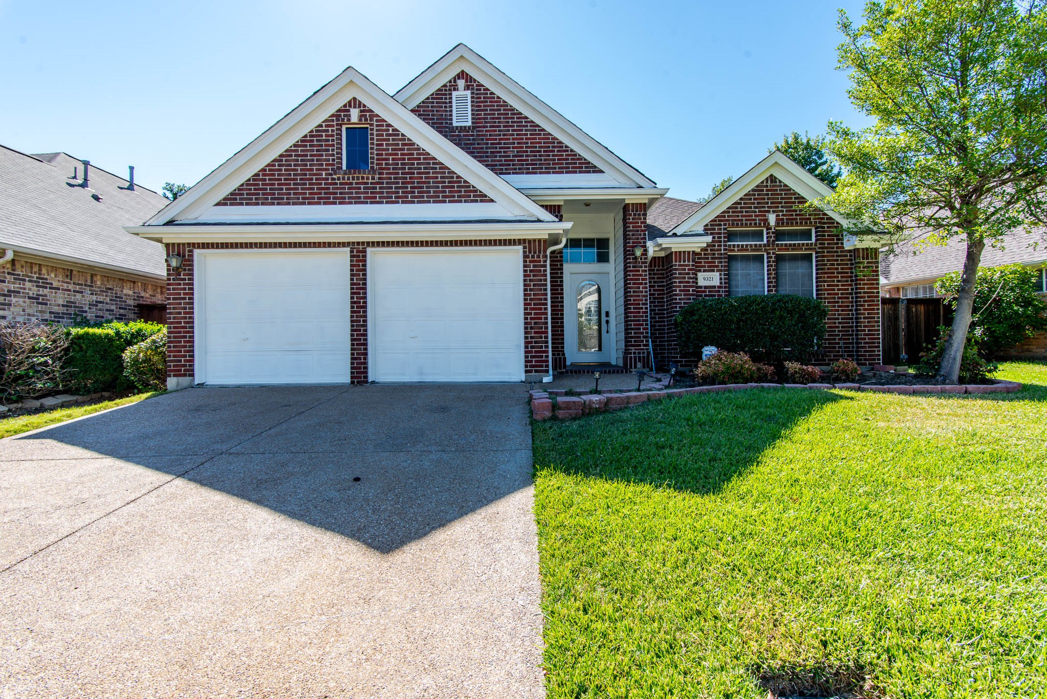 9321 Western Trail Irving TX 75063