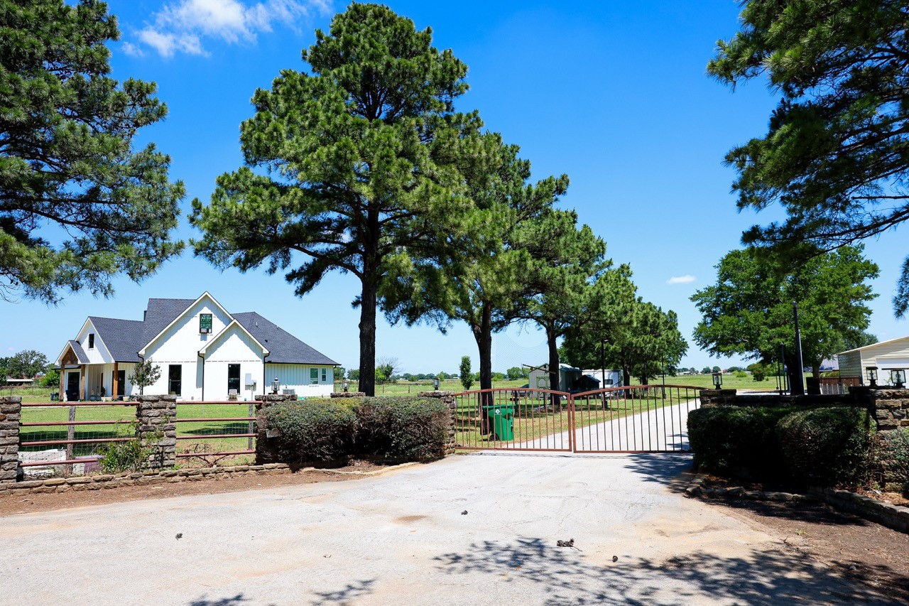 10575 Friendship Road Pilot Point TX 76258