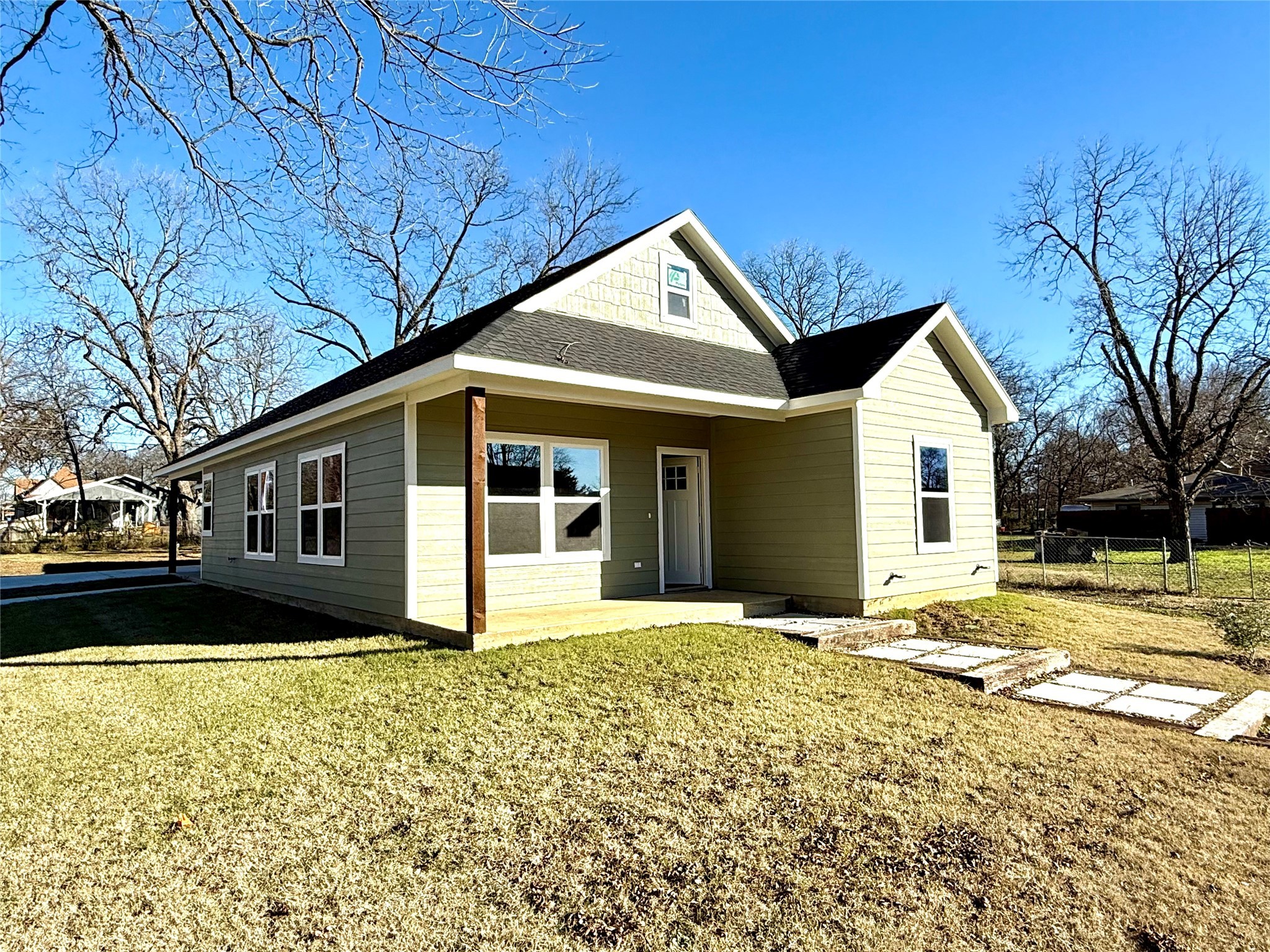901 S Throckmorton Street Sherman TX 75090