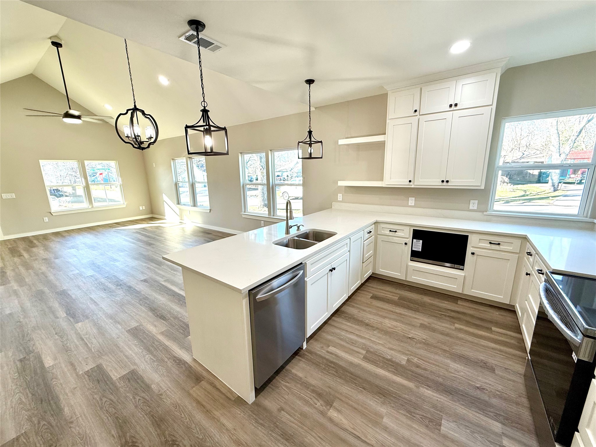 901 S Throckmorton Street Sherman TX 75090
