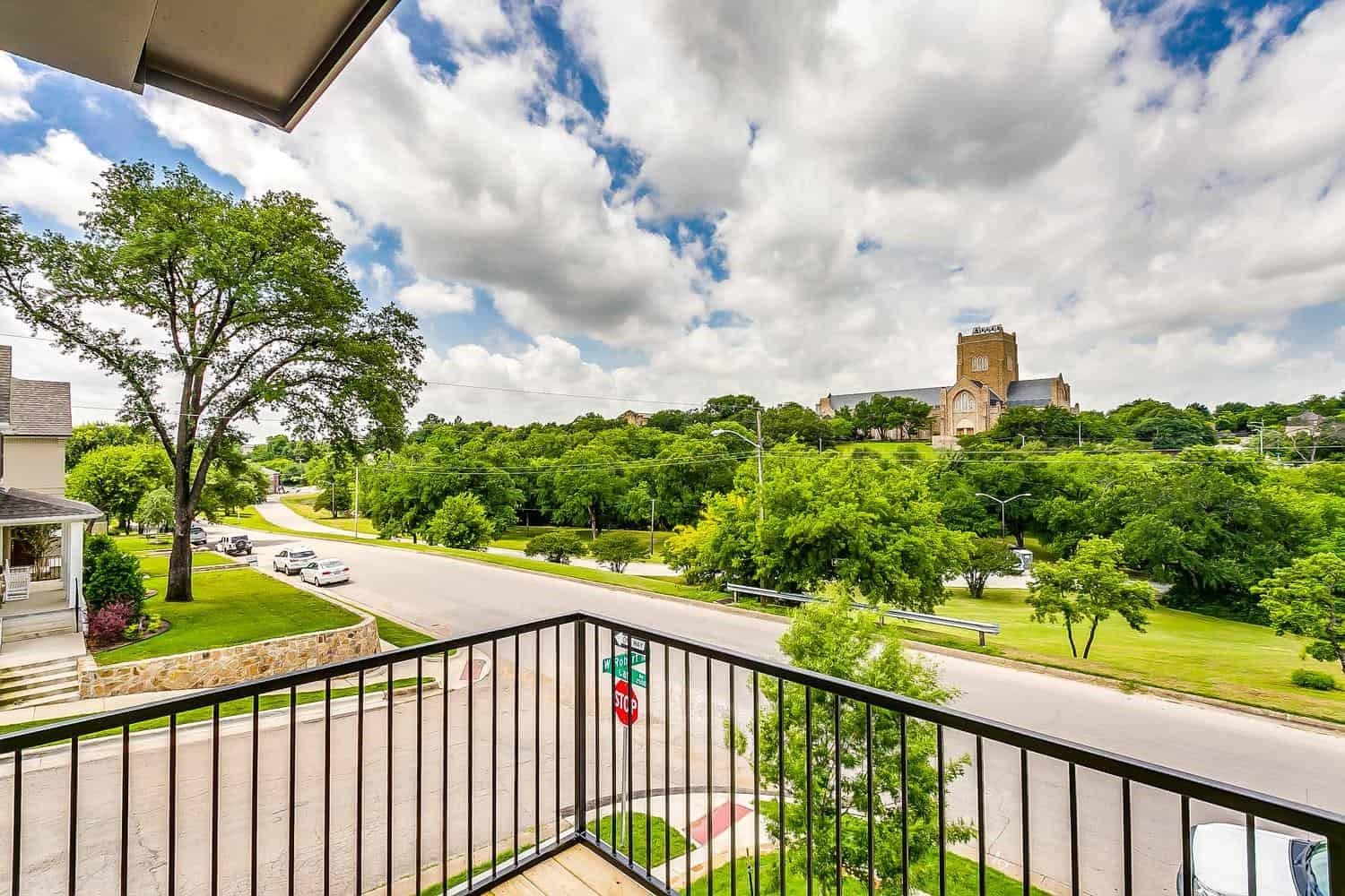 2537 Mccart Avenue Fort Worth TX 76110