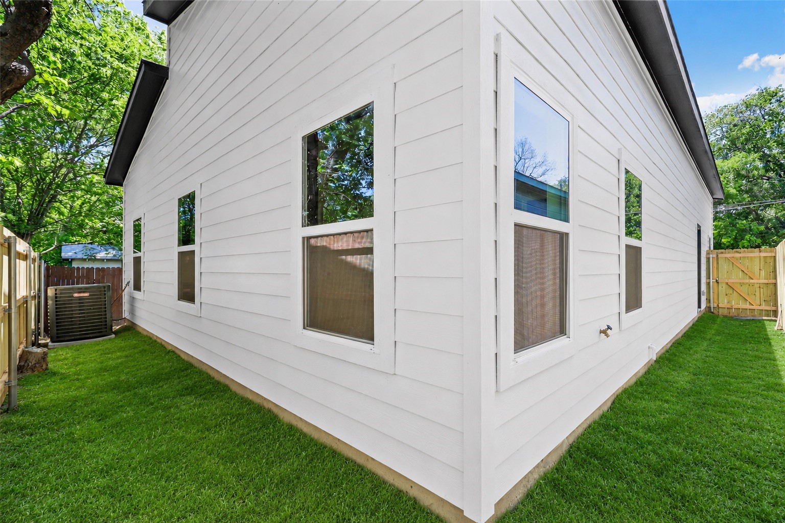 2714 Hector Street Dallas TX 75210