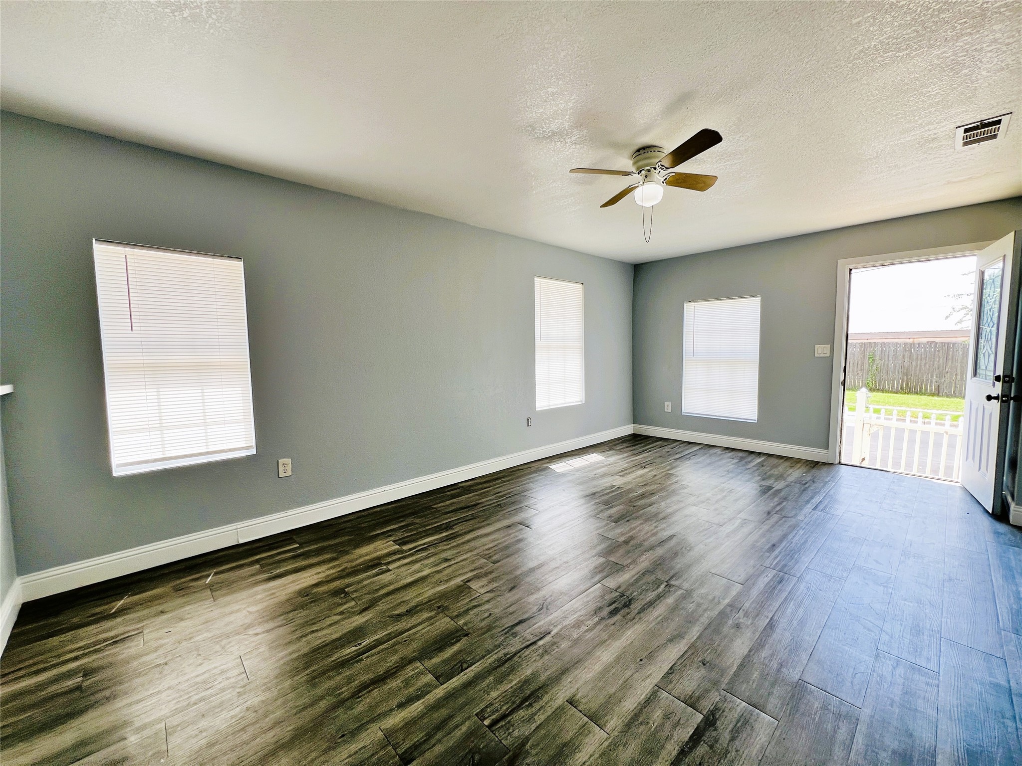2621 E 12th Street Fort Worth TX 76111