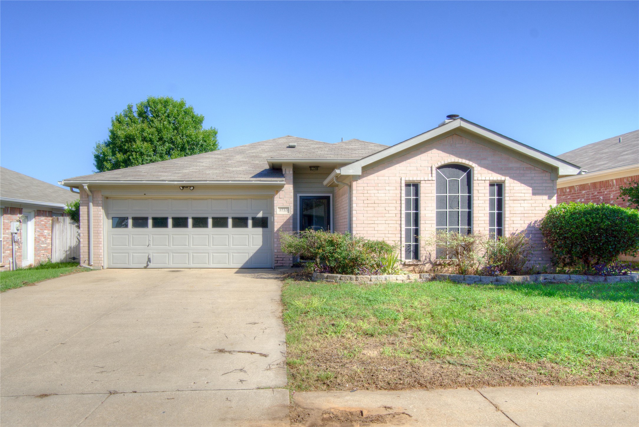 5733 Vandalia Trail Arlington TX 76017