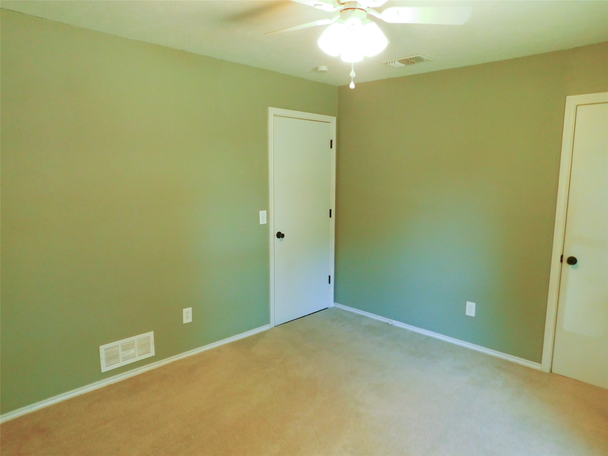 1946 Kensington Drive Carrollton TX 75007