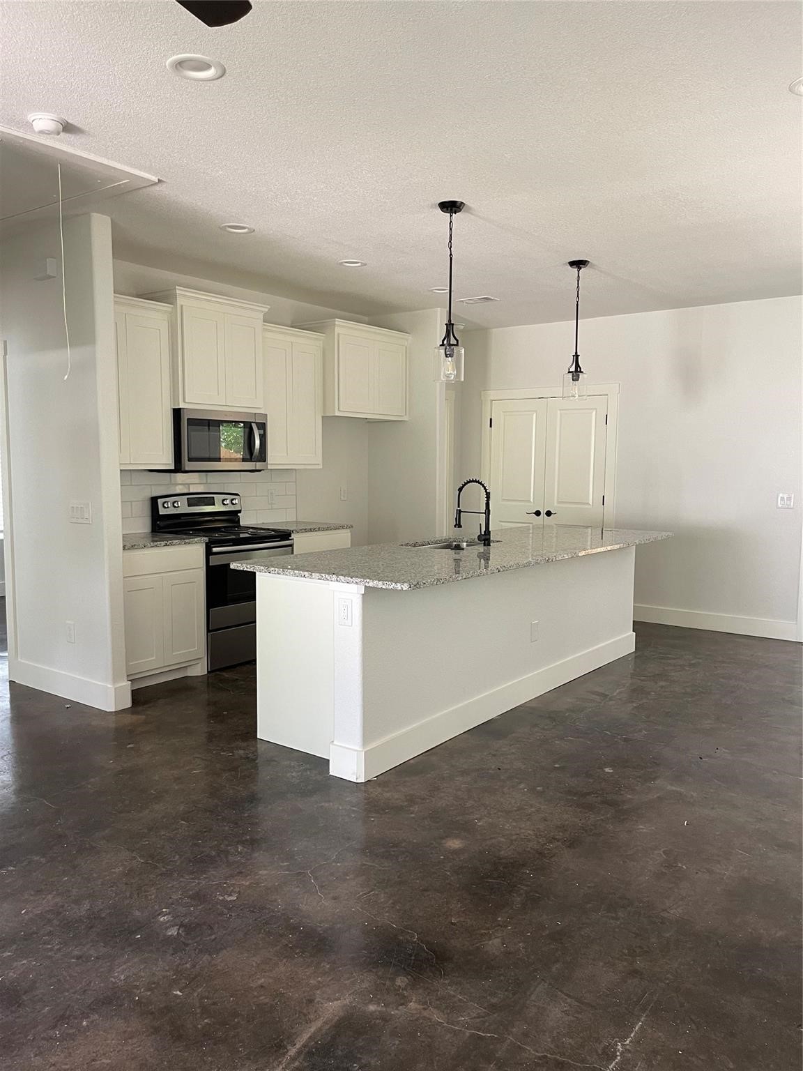 722 E Woodard Street Denison TX 75021