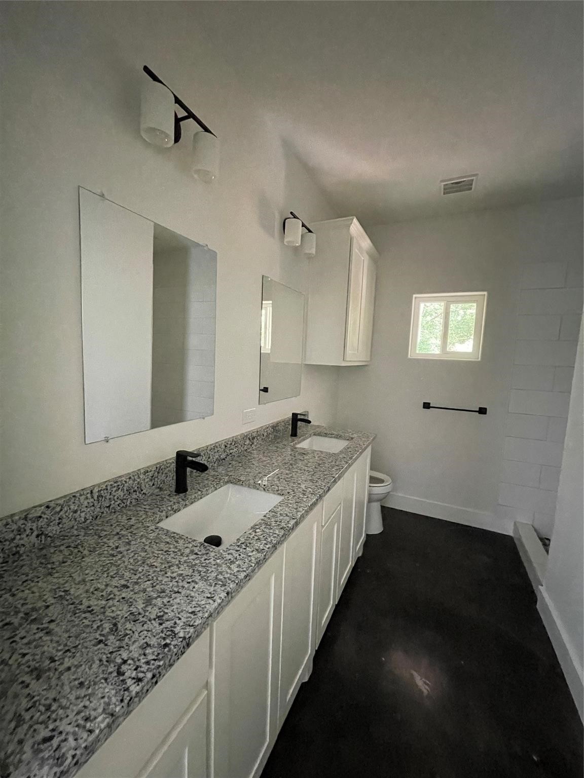 722 E Woodard Street Denison TX 75021