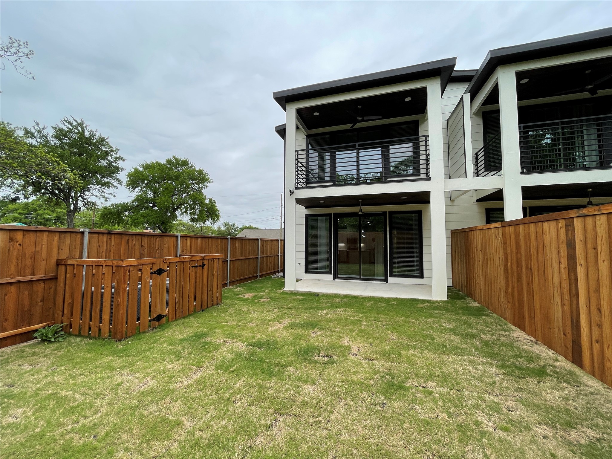 2417 N Winnetka Avenue Dallas TX 75212