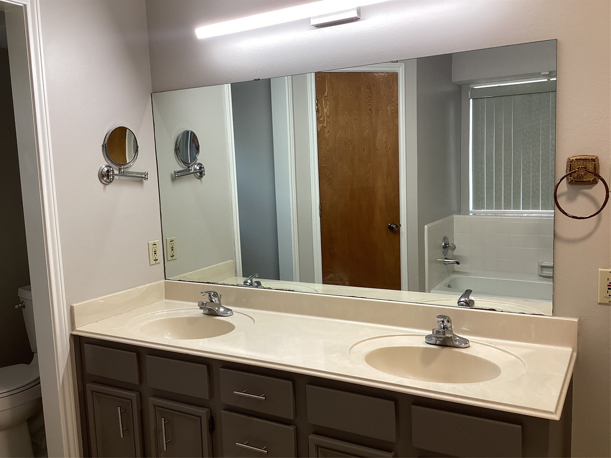 2841 Southridge Drive Grapevine TX 76051