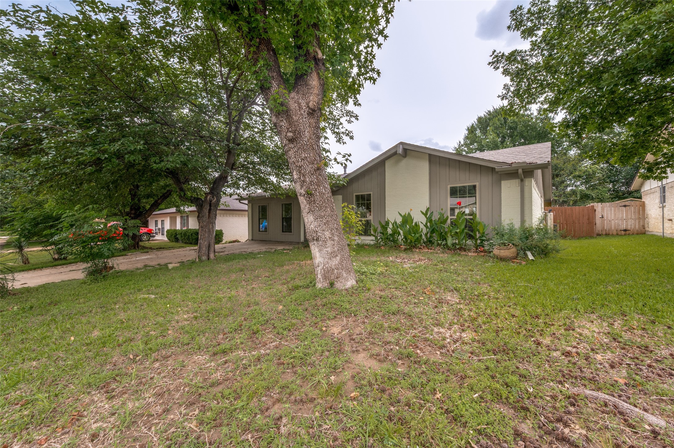 2014 Laurel Oaks Drive Irving TX 75060