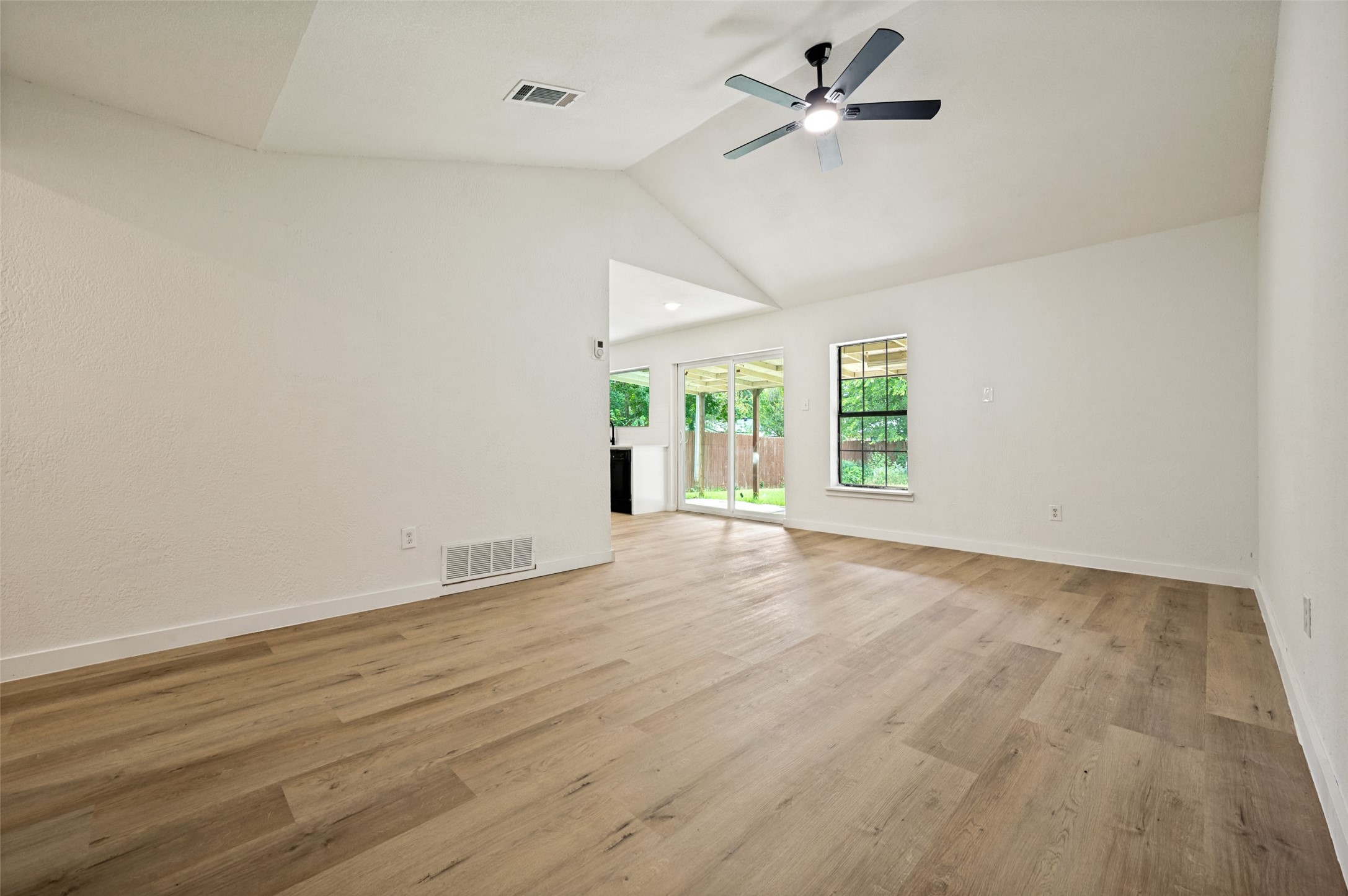 2014 Laurel Oaks Drive Irving TX 75060