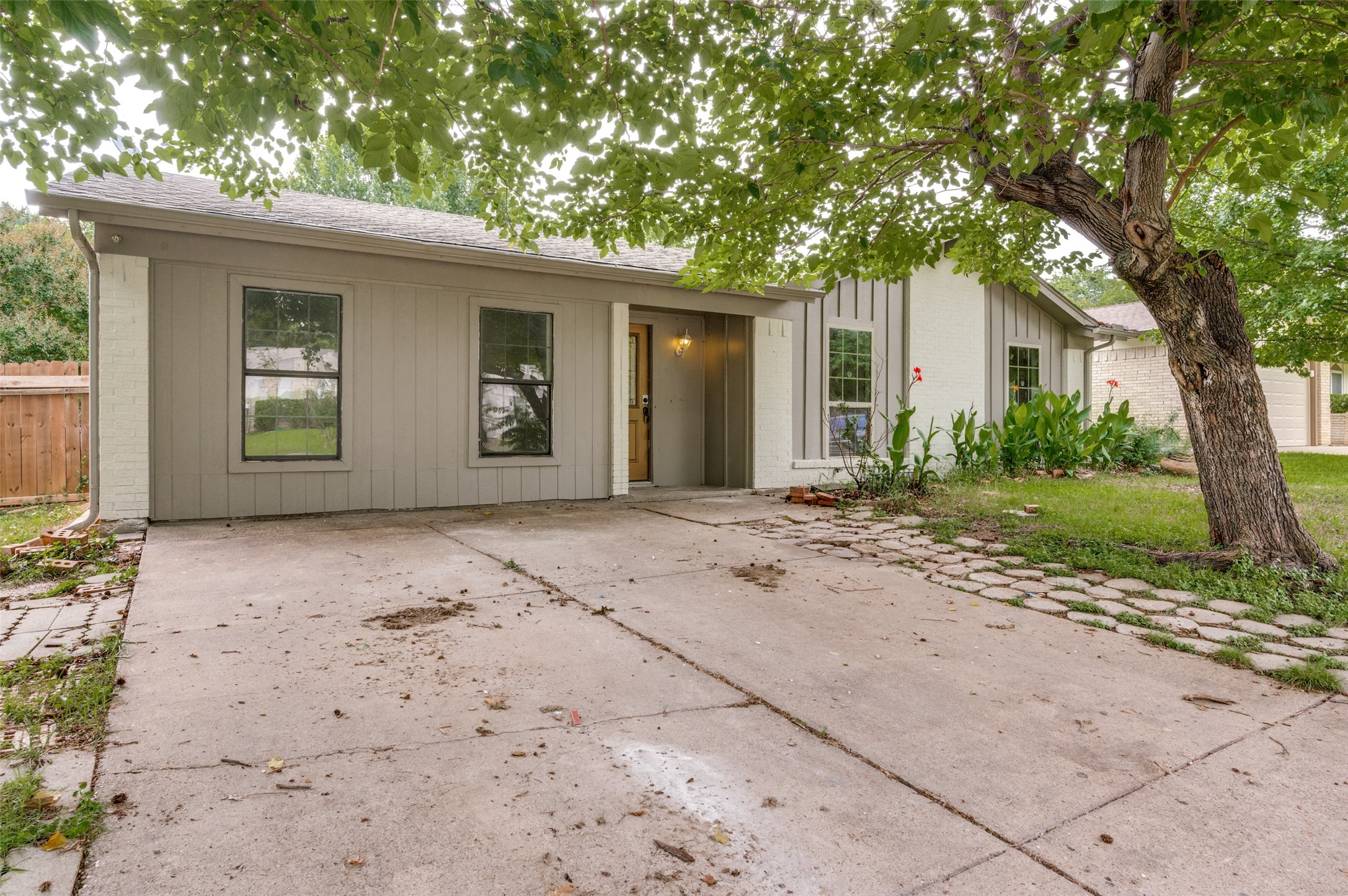 2014 Laurel Oaks Drive Irving TX 75060