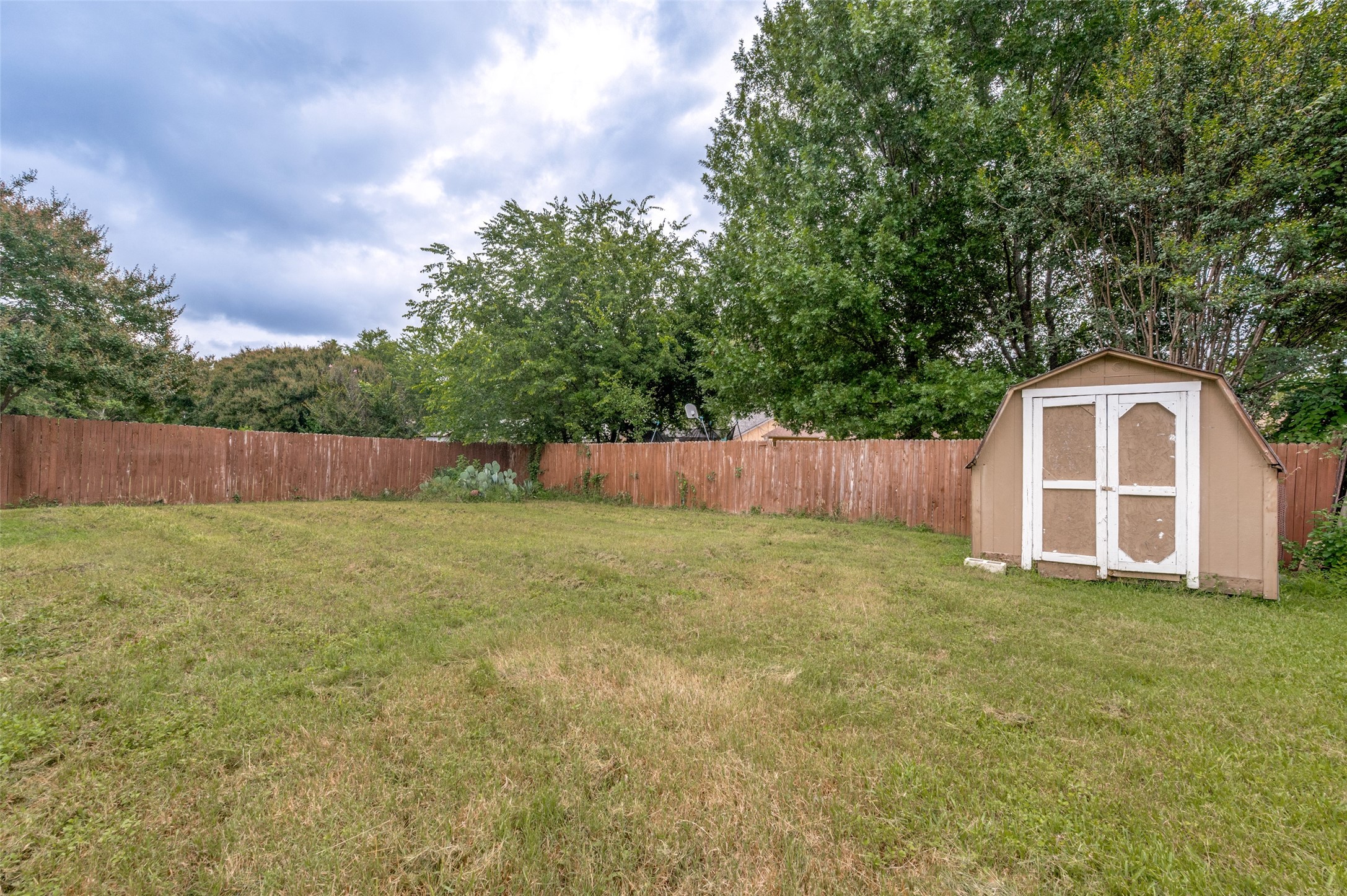 2014 Laurel Oaks Drive Irving TX 75060