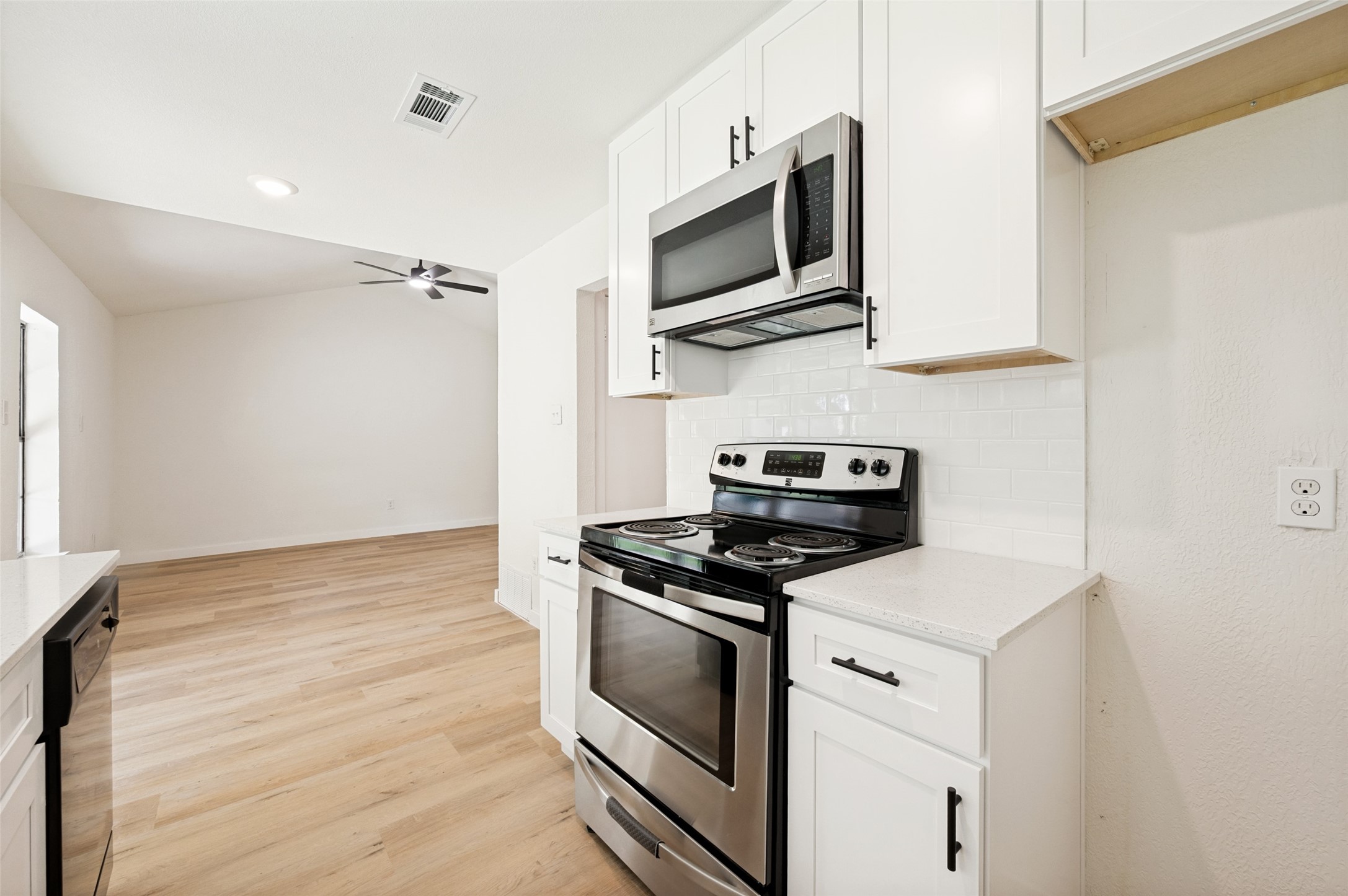 2014 Laurel Oaks Drive Irving TX 75060