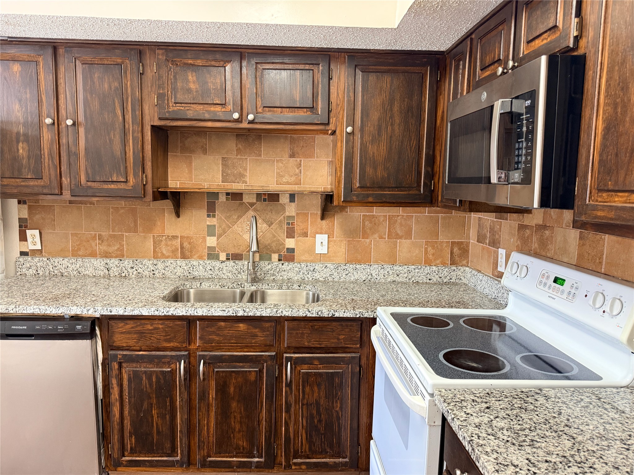 2300 Bamboo Drive Arlington TX 76006